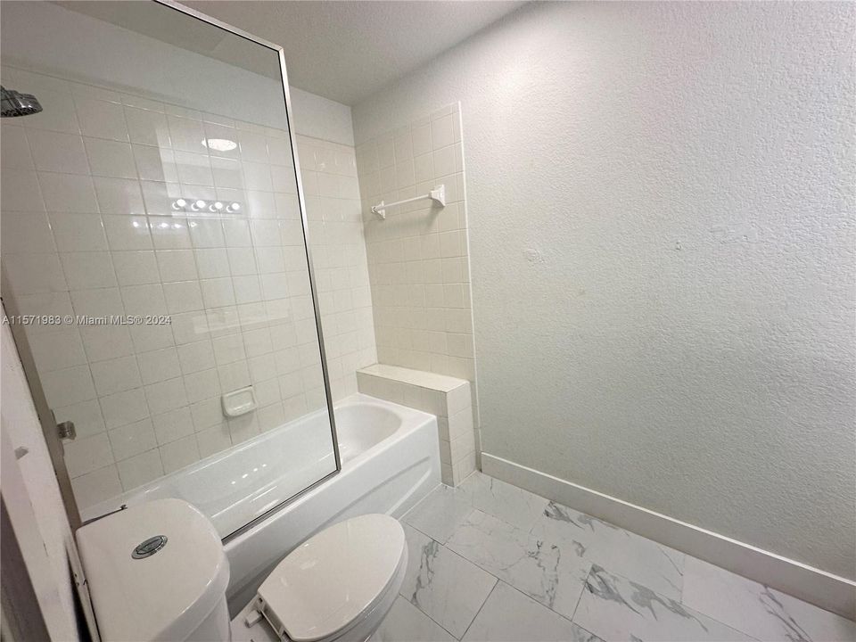 出租: $3,000 (3 贝兹, 2 浴室, 1182 平方英尺)