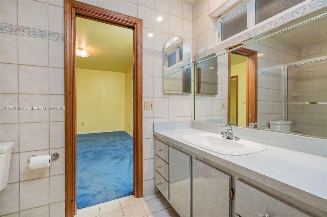 待售: $935,000 (4 贝兹, 3 浴室, 2376 平方英尺)