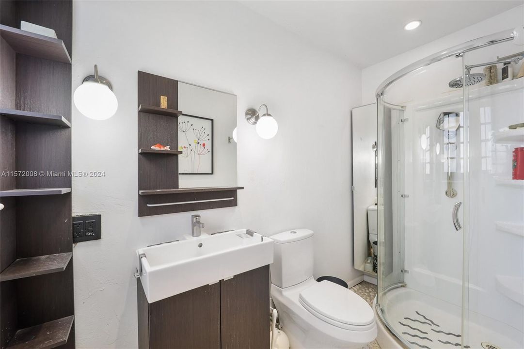 Active With Contract: $975,000 (4 beds, 2 baths, 1362 Square Feet)
