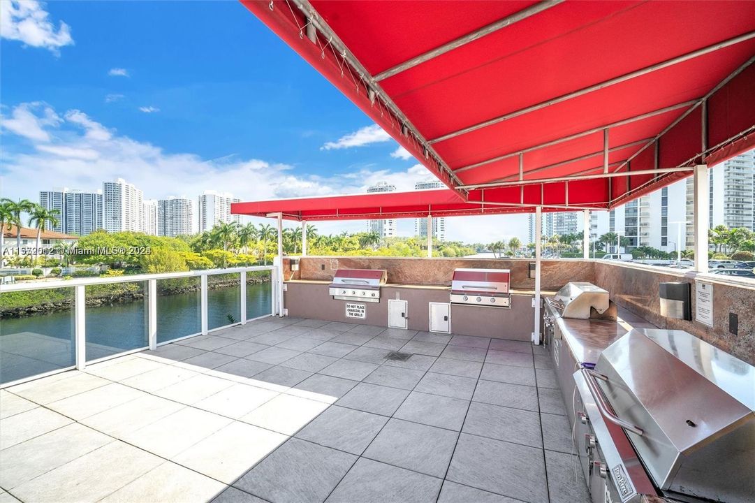For Sale: $340,000 (2 beds, 2 baths, 1143 Square Feet)