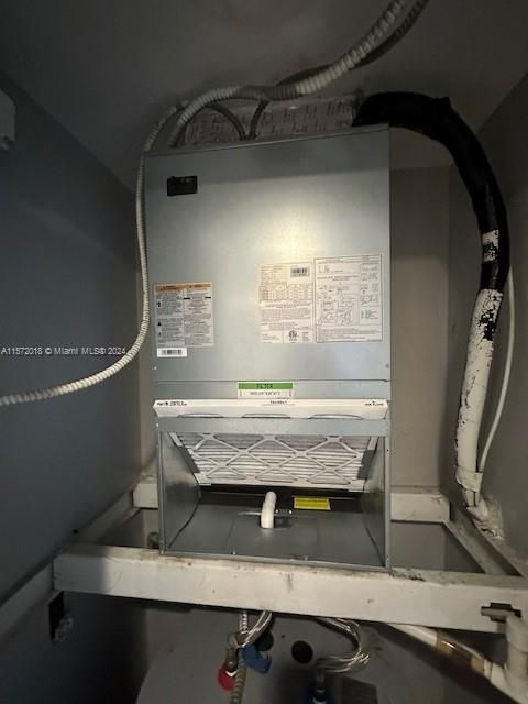 待售: $159,000 (1 贝兹, 1 浴室, 633 平方英尺)