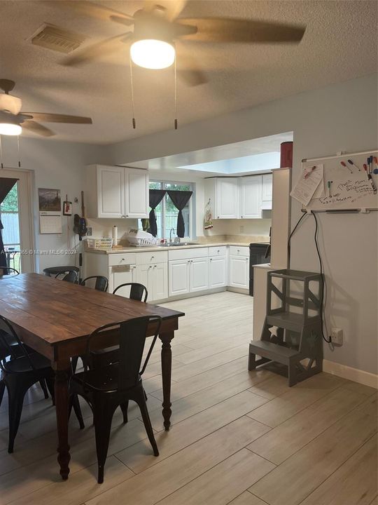 Active With Contract: $499,000 (3 beds, 2 baths, 1481 Square Feet)