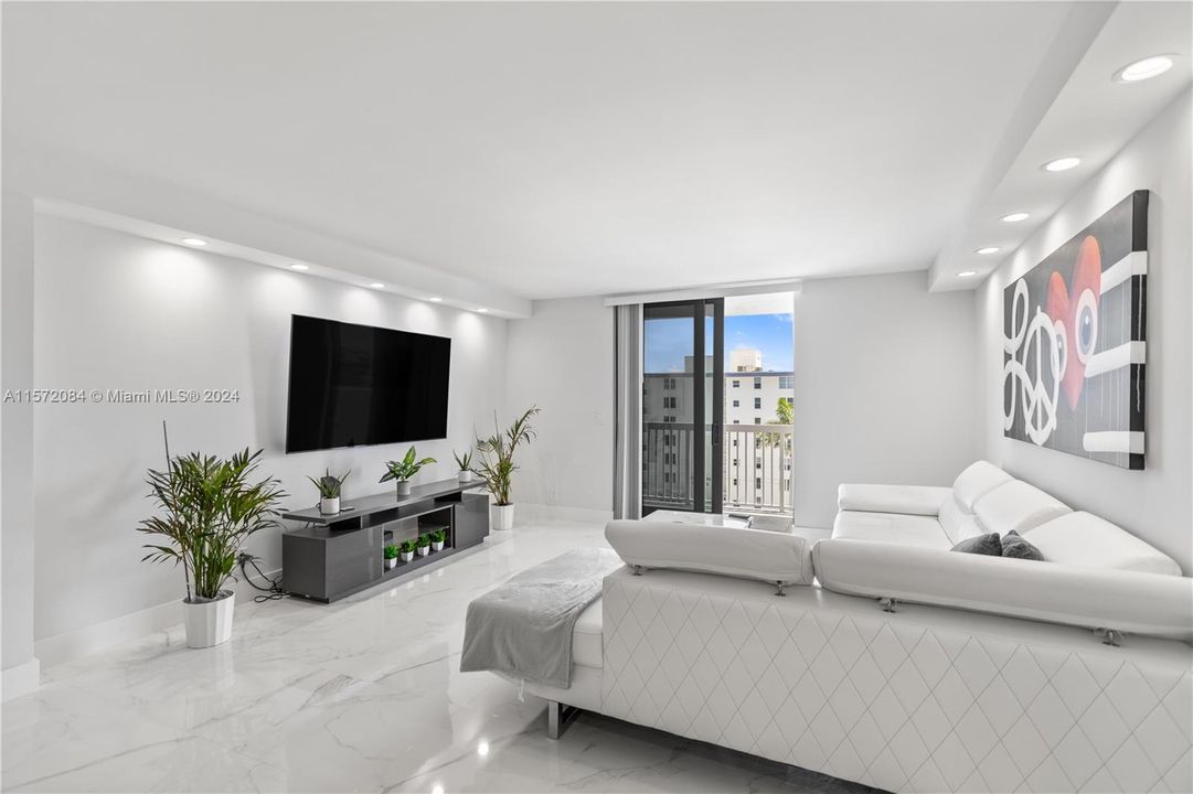 For Sale: $625,000 (2 beds, 2 baths, 1287 Square Feet)