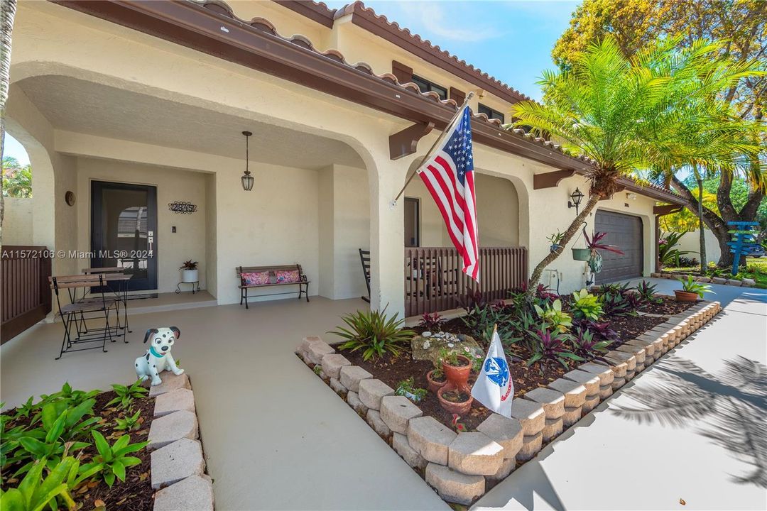 Active With Contract: $825,000 (5 beds, 3 baths, 3038 Square Feet)