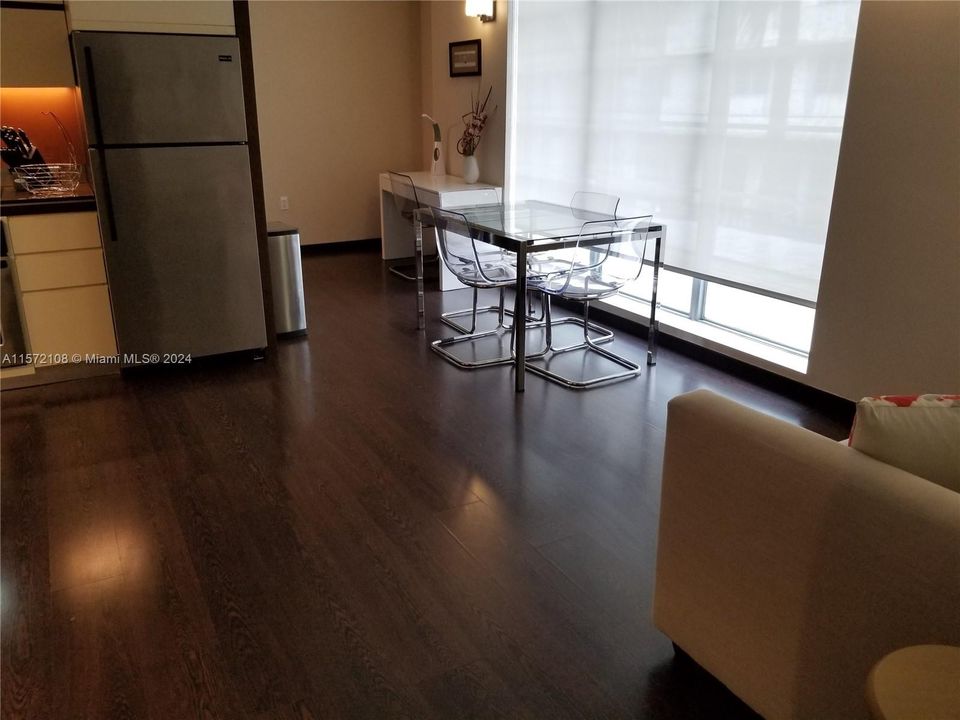 For Rent: $3,800 (2 beds, 2 baths, 901 Square Feet)