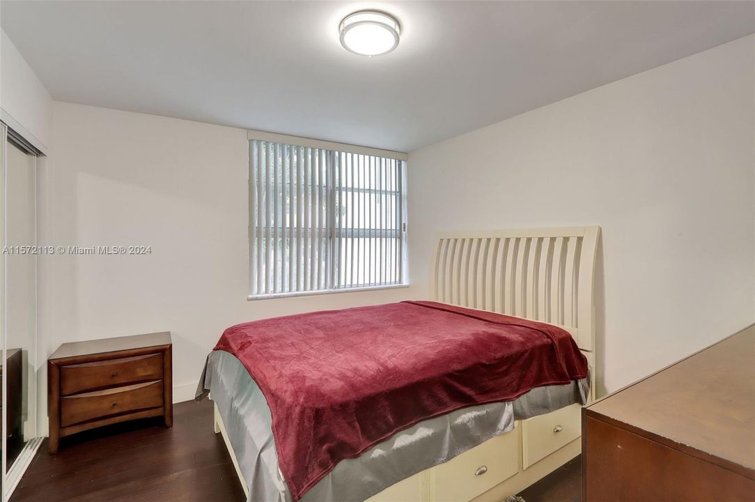 For Sale: $225,000 (2 beds, 2 baths, 1192 Square Feet)