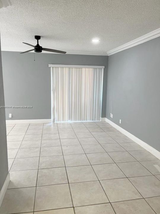 For Sale: $187,000 (2 beds, 2 baths, 868 Square Feet)