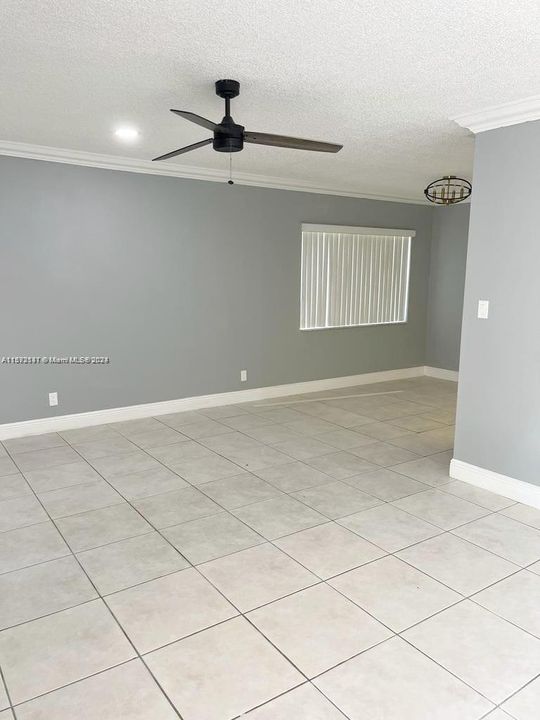 For Sale: $187,000 (2 beds, 2 baths, 868 Square Feet)