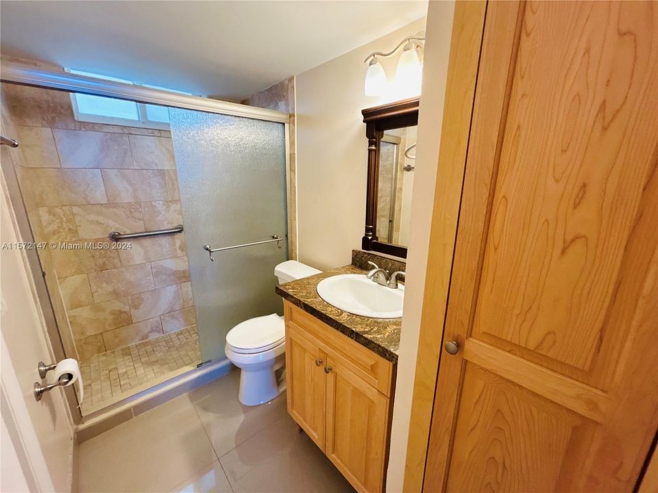 For Sale: $349,900 (1 beds, 1 baths, 768 Square Feet)
