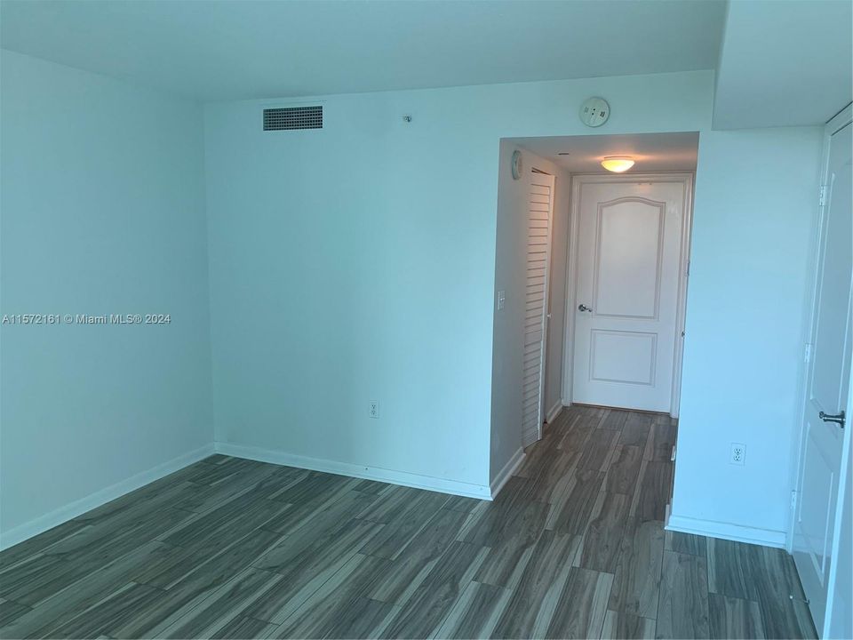 For Rent: $2,750 (1 beds, 1 baths, 791 Square Feet)
