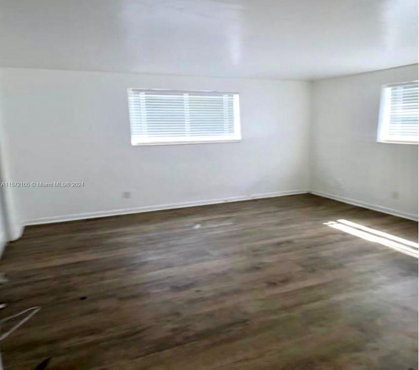 For Rent: $1,850 (1 beds, 1 baths, 700 Square Feet)
