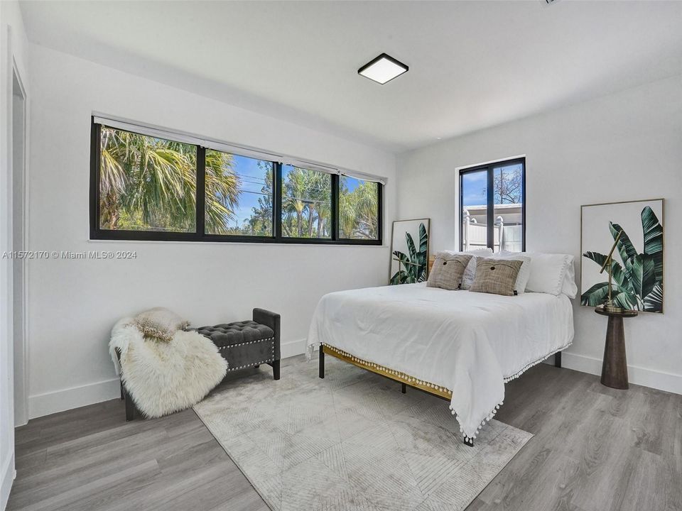 Active With Contract: $689,000 (4 beds, 2 baths, 1275 Square Feet)