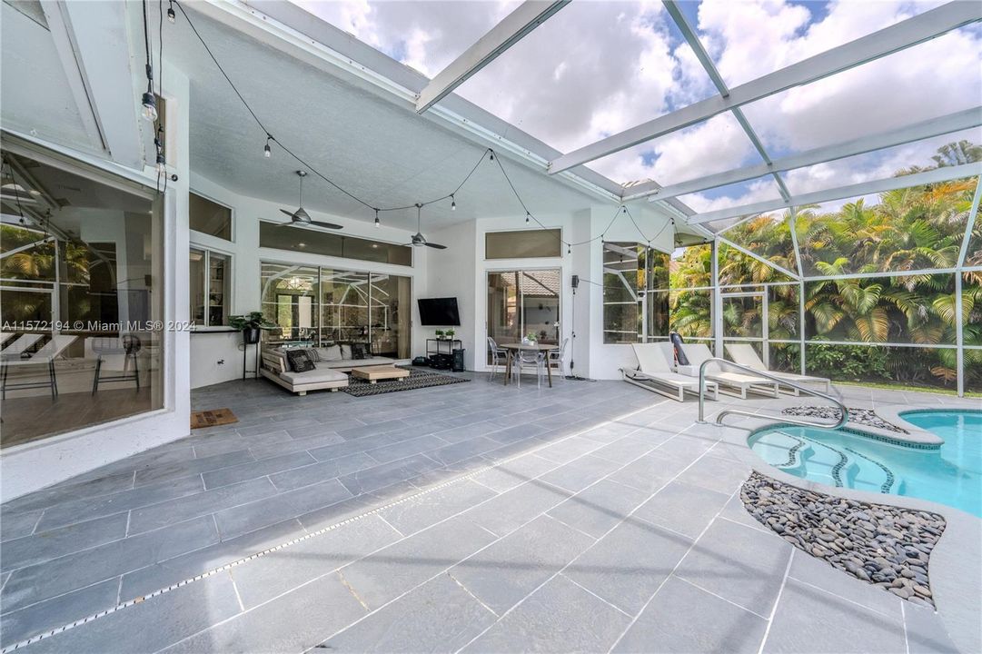 Recently Sold: $1,099,000 (5 beds, 3 baths, 2763 Square Feet)