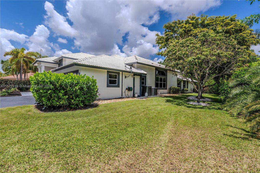 Recently Sold: $1,099,000 (5 beds, 3 baths, 2763 Square Feet)