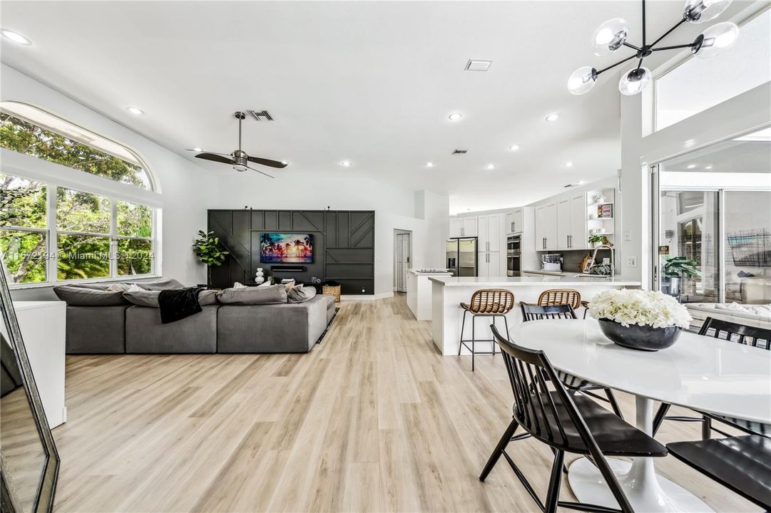 Recently Sold: $1,099,000 (5 beds, 3 baths, 2763 Square Feet)