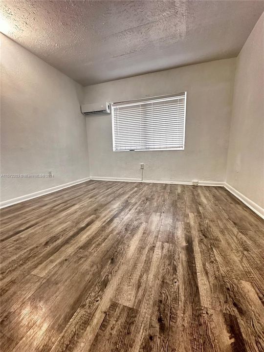 For Rent: $1,600 (0 beds, 1 baths, 500 Square Feet)
