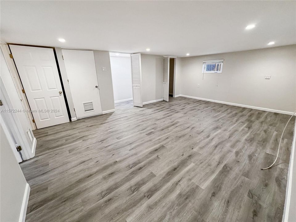 Active With Contract: $575,000 (4 beds, 2 baths, 1218 Square Feet)