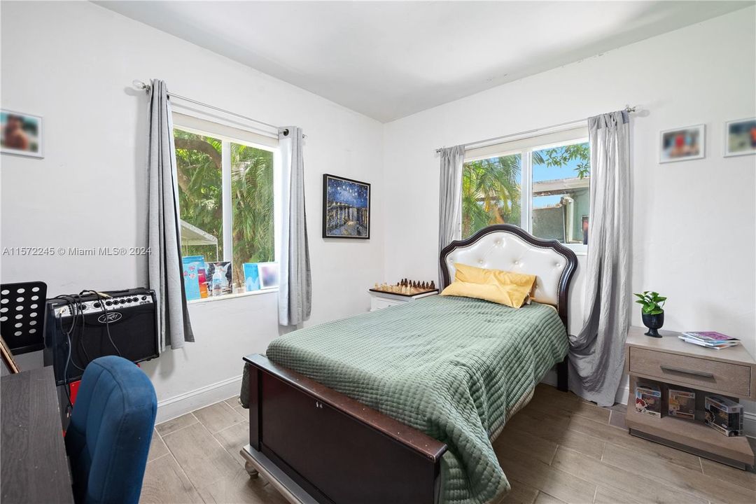 Recently Sold: $650,000 (3 beds, 2 baths, 1153 Square Feet)