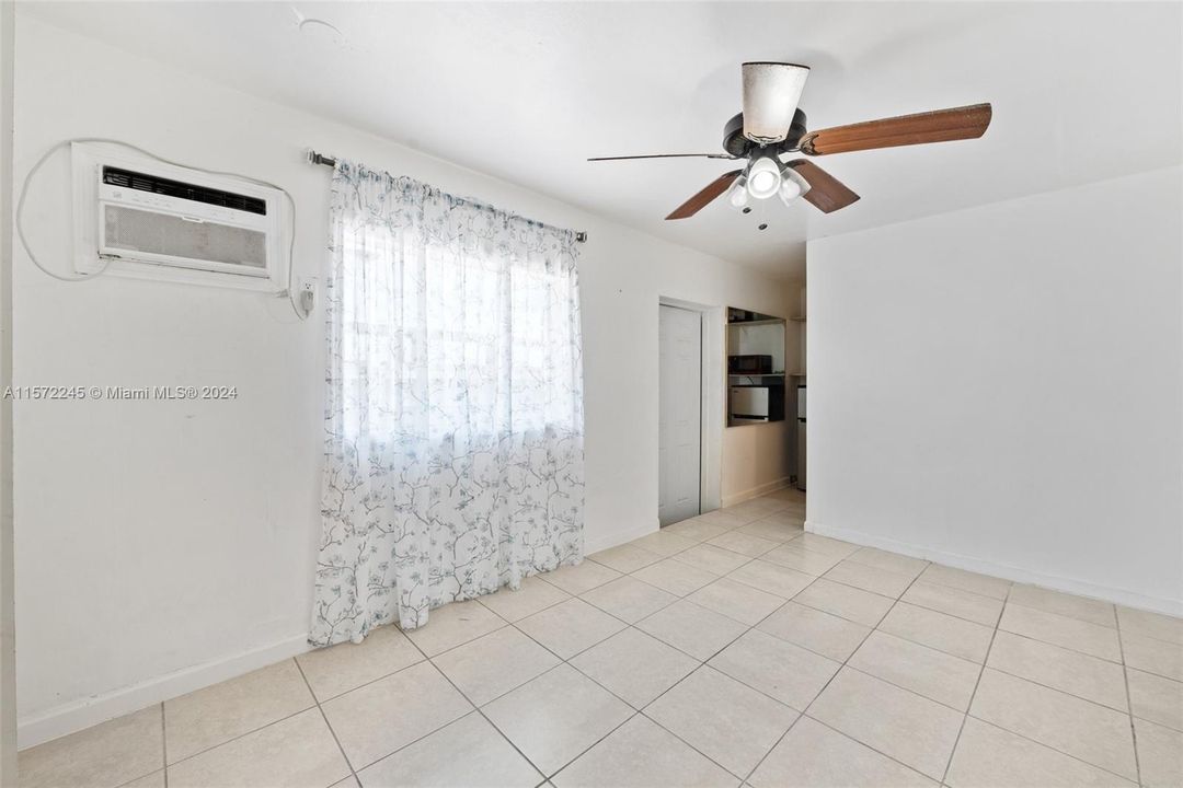 Recently Sold: $650,000 (3 beds, 2 baths, 1153 Square Feet)