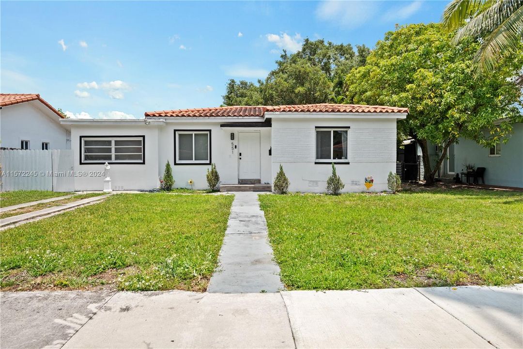 Recently Sold: $650,000 (3 beds, 2 baths, 1153 Square Feet)