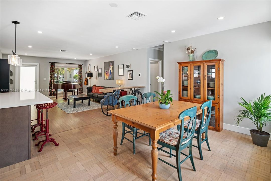 Recently Sold: $1,450,000 (3 beds, 2 baths, 1384 Square Feet)