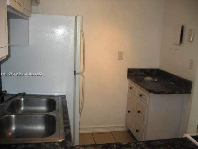 Recently Rented: $1,950 (1 beds, 1 baths, 765 Square Feet)