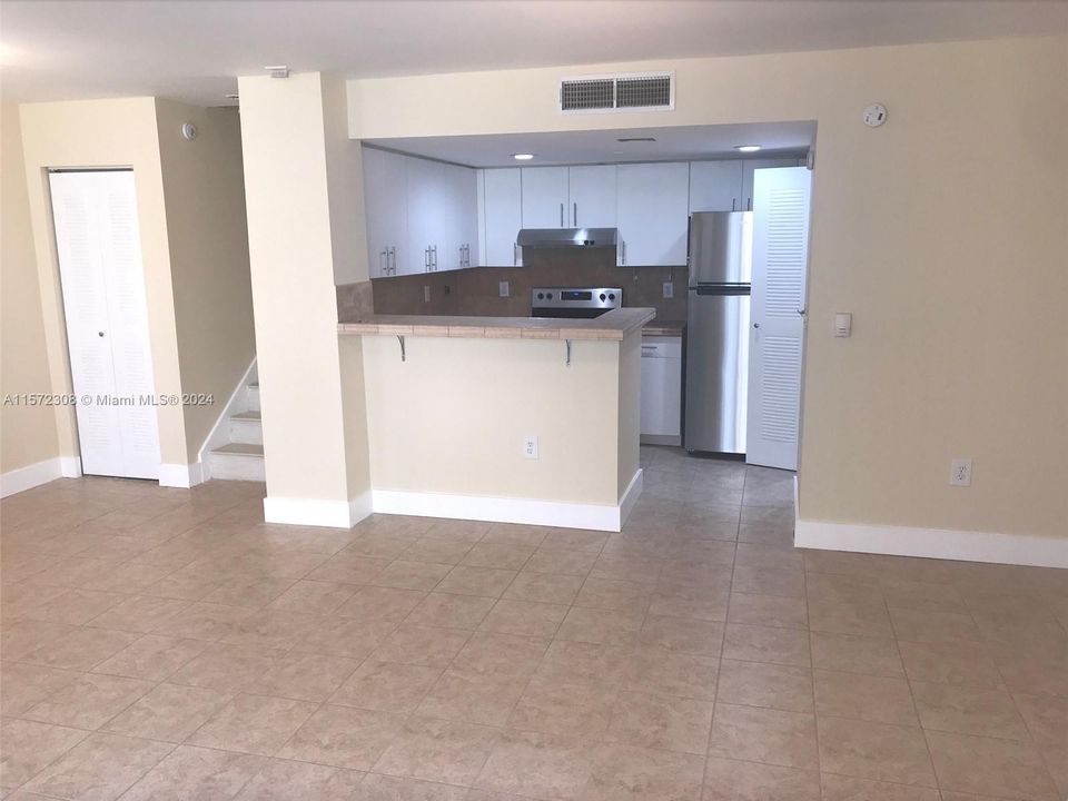 For Sale: $229,000 (2 beds, 2 baths, 1108 Square Feet)