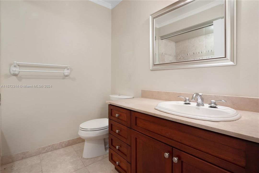 For Sale: $799,000 (2 beds, 2 baths, 2200 Square Feet)