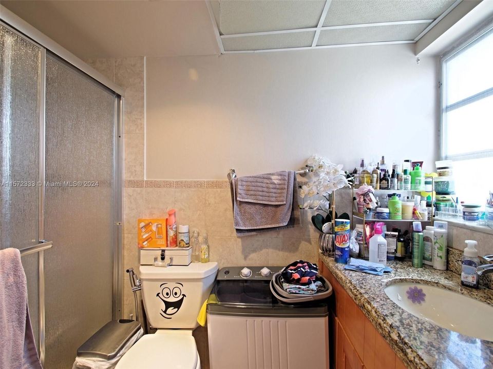 For Sale: $300,000 (2 beds, 2 baths, 1092 Square Feet)