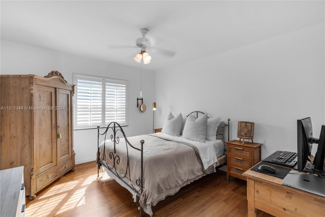 Active With Contract: $8,000 (3 beds, 2 baths, 2302 Square Feet)