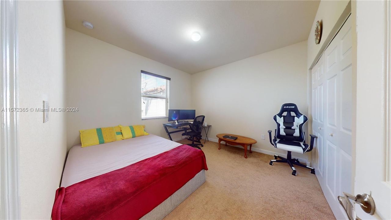 For Sale: $500,000 (3 beds, 2 baths, 1740 Square Feet)