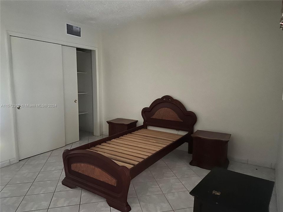 For Sale: $120,000 (1 beds, 1 baths, 715 Square Feet)