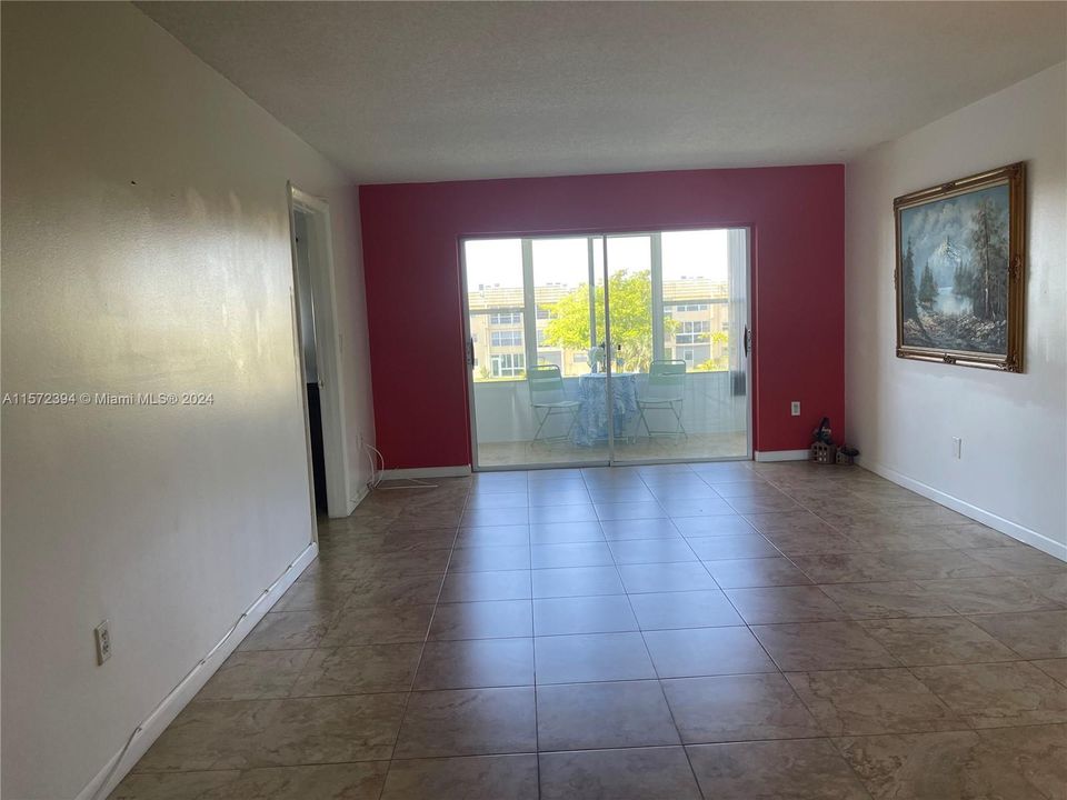 For Sale: $151,900 (2 beds, 2 baths, 850 Square Feet)