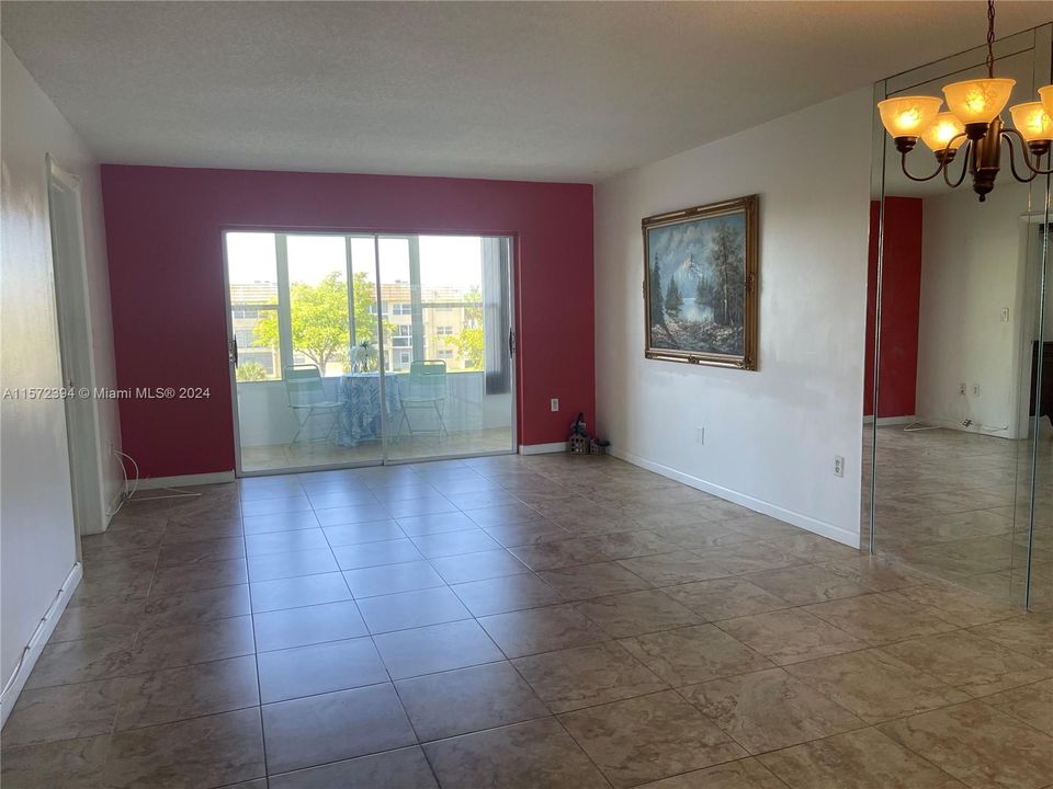 For Sale: $151,900 (2 beds, 2 baths, 850 Square Feet)