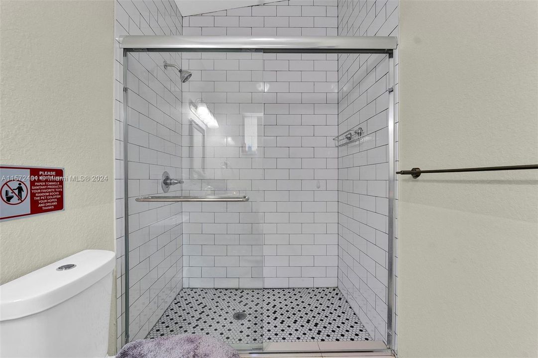 待售: $540,000 (3 贝兹, 2 浴室, 1428 平方英尺)
