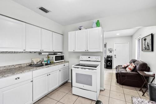 For Sale: $475,000 (3 beds, 2 baths, 1266 Square Feet)