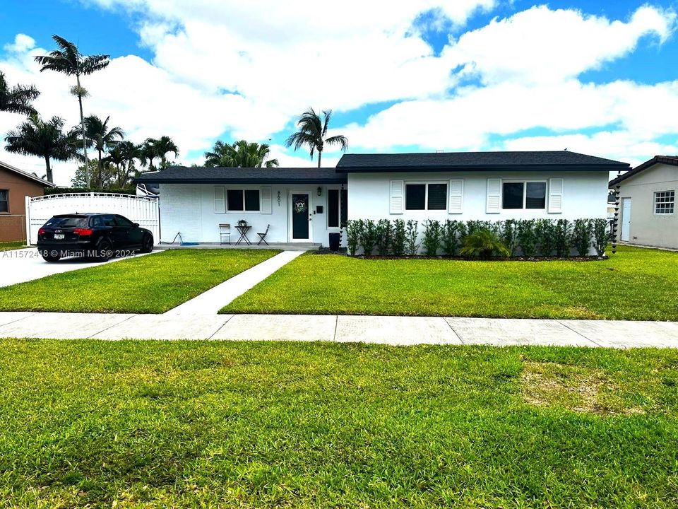 For Sale: $675,000 (3 beds, 2 baths, 1059 Square Feet)