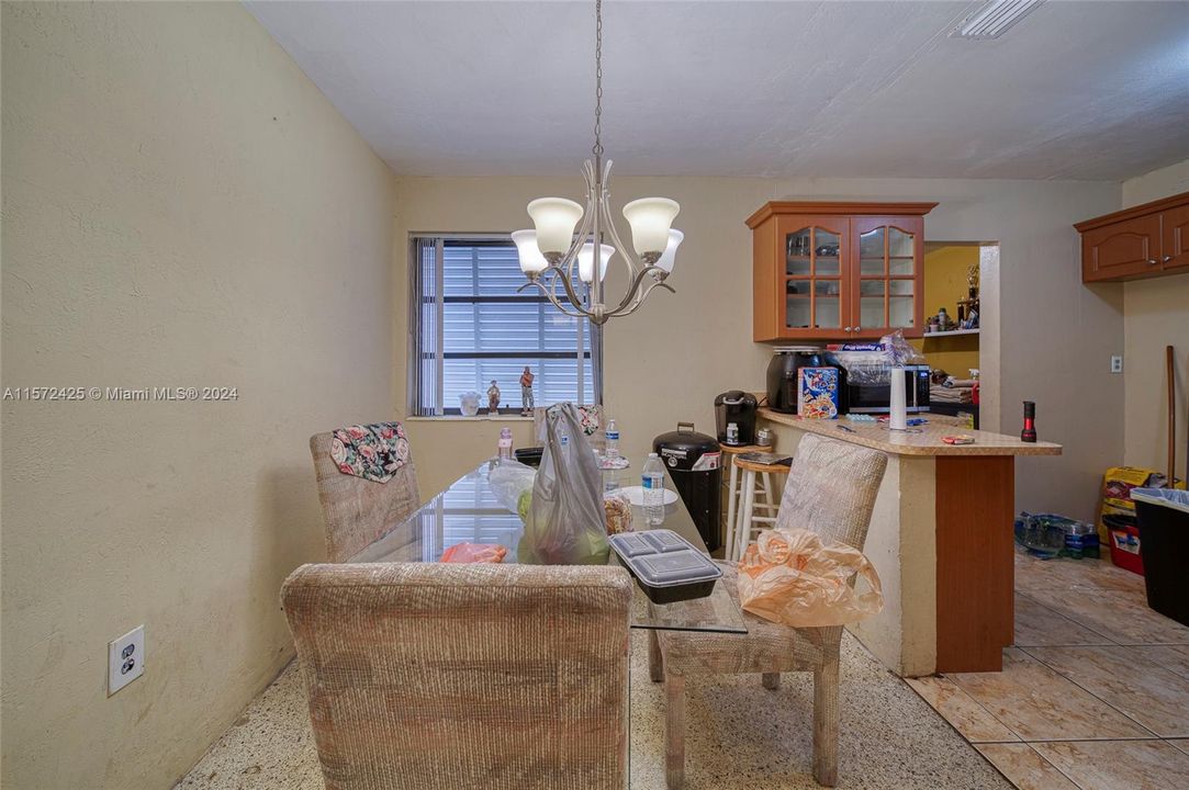 For Sale: $420,000 (2 beds, 1 baths, 1225 Square Feet)