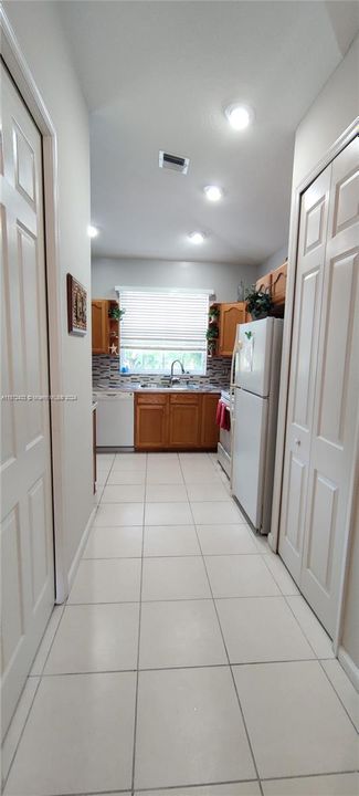 For Rent: $2,700 (3 beds, 2 baths, 1750 Square Feet)