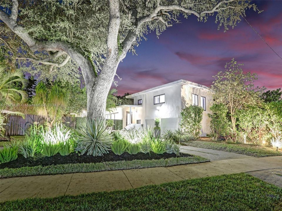 For Sale: $1,675,000 (4 beds, 3 baths, 2342 Square Feet)