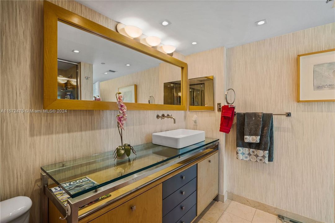 待售: $935,000 (2 贝兹, 2 浴室, 1367 平方英尺)