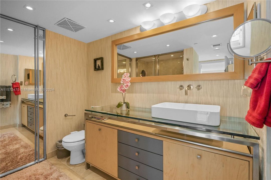 待售: $935,000 (2 贝兹, 2 浴室, 1367 平方英尺)