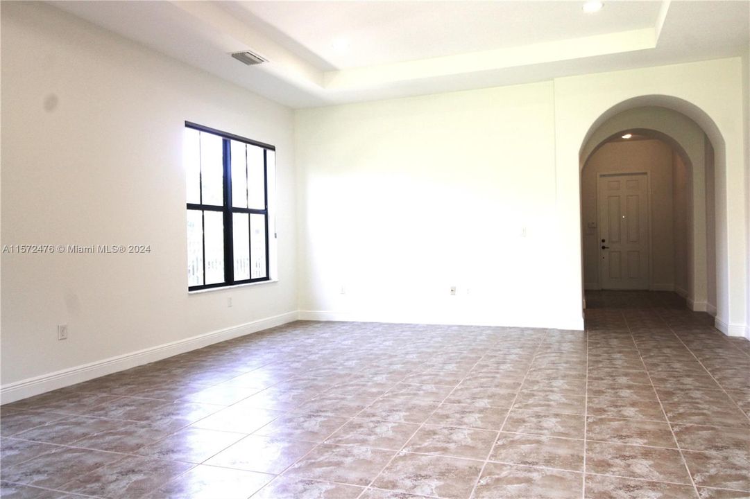 For Rent: $6,000 (4 beds, 3 baths, 2720 Square Feet)