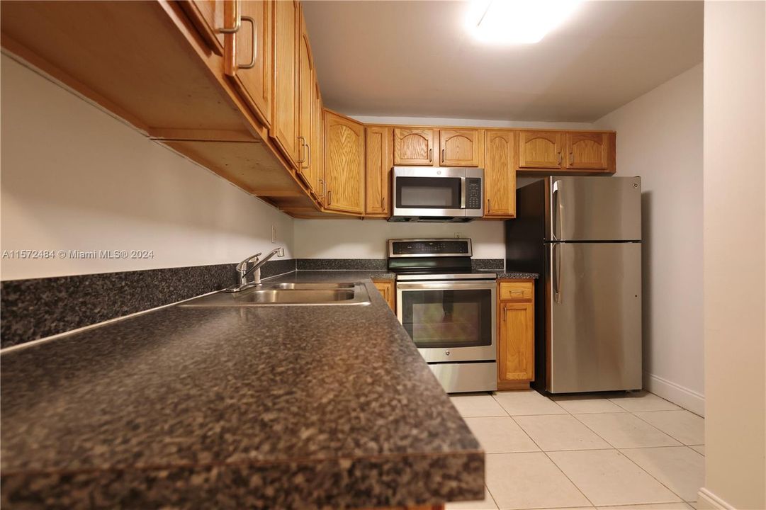 For Sale: $299,700 (2 beds, 2 baths, 1020 Square Feet)