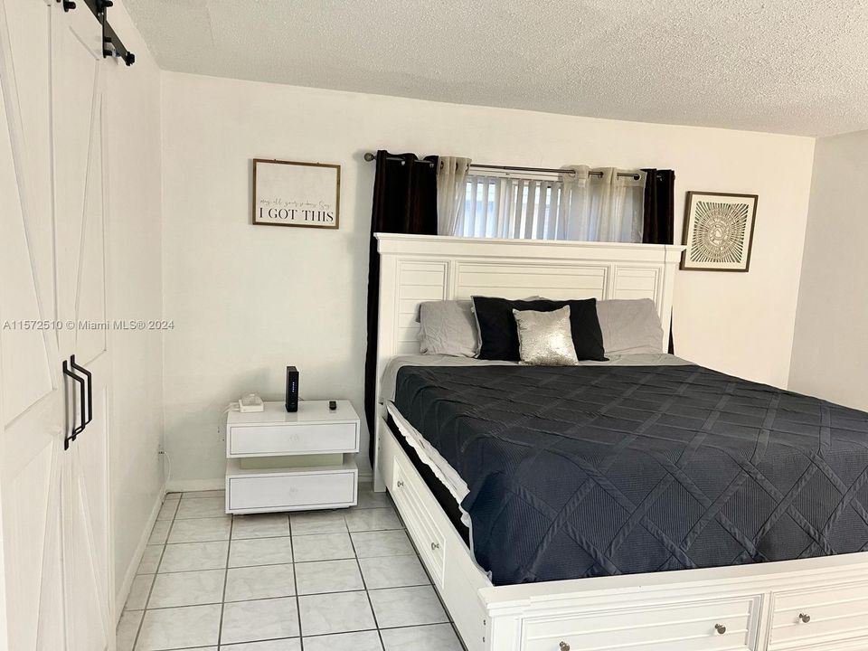 For Rent: $3,500 (3 beds, 2 baths, 1609 Square Feet)