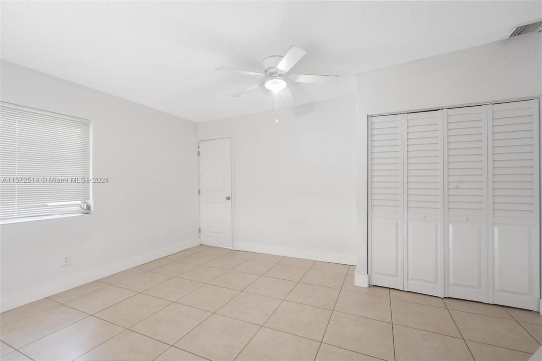 For Rent: $2,100 (2 beds, 1 baths, 1776 Square Feet)