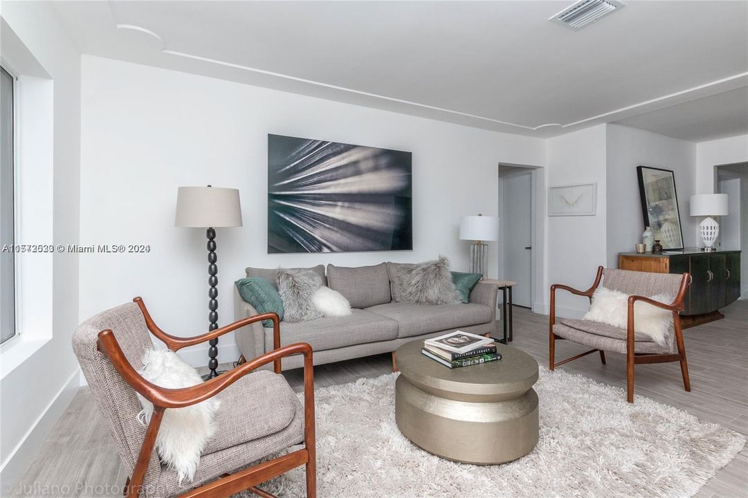 Active With Contract: $760,000 (3 beds, 2 baths, 1360 Square Feet)
