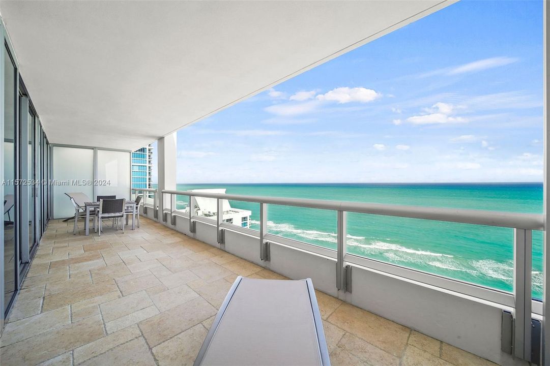 Active With Contract: $1,795,000 (2 beds, 2 baths, 1105 Square Feet)