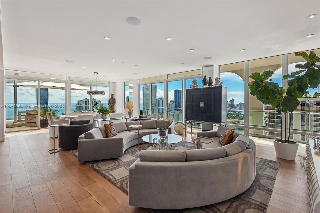 For Sale: $2,850,000 (5 beds, 3 baths, 4510 Square Feet)