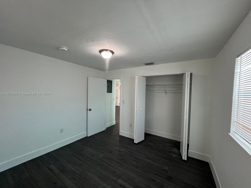 For Rent: $2,250 (2 beds, 1 baths, 760 Square Feet)